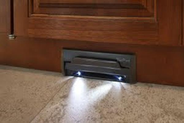 InterVac VacPort Sweeper Pan with LED Lighting