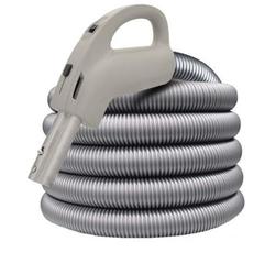 Central vacuum low voltage hose with switch